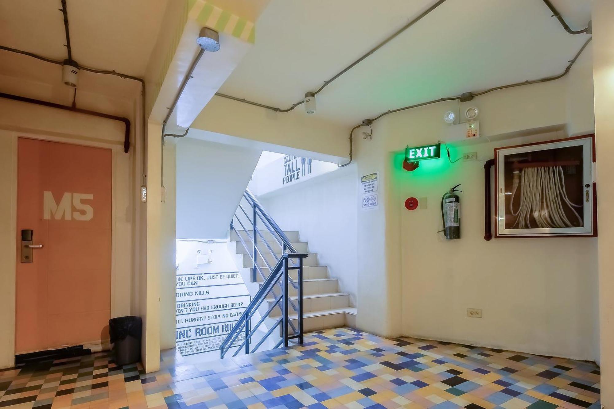 Spot On Junction Hostel Makati City Exterior photo
