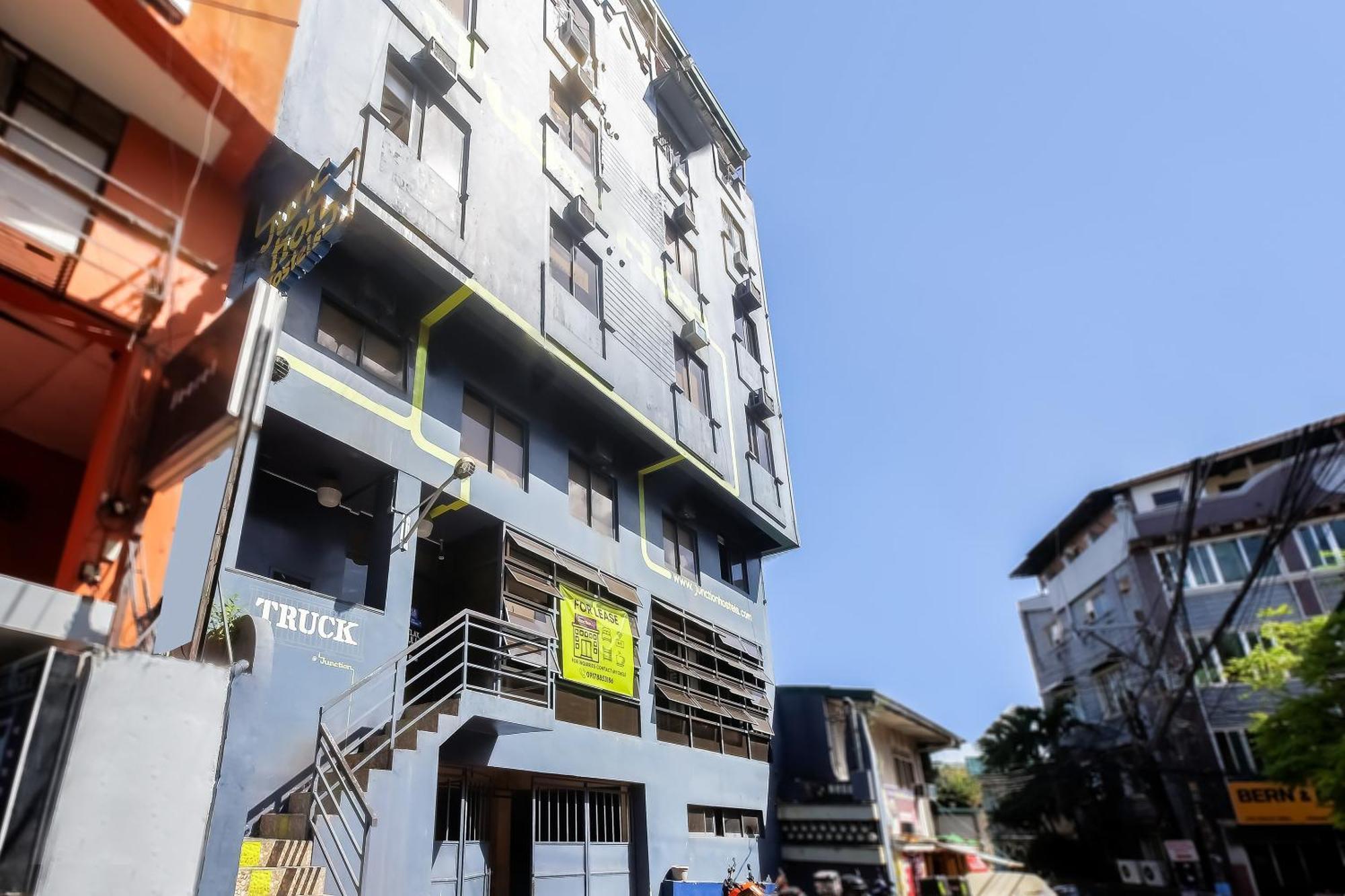 Spot On Junction Hostel Makati City Exterior photo