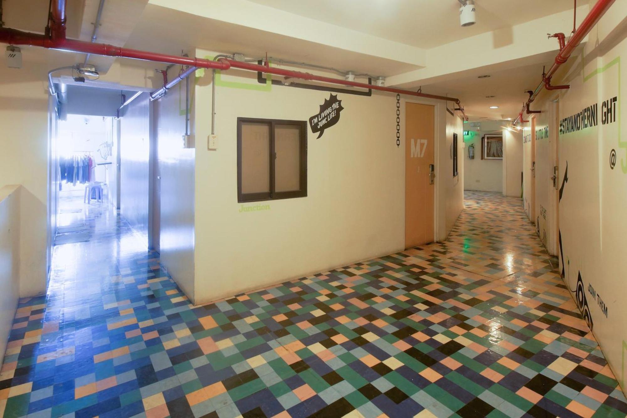 Spot On Junction Hostel Makati City Exterior photo