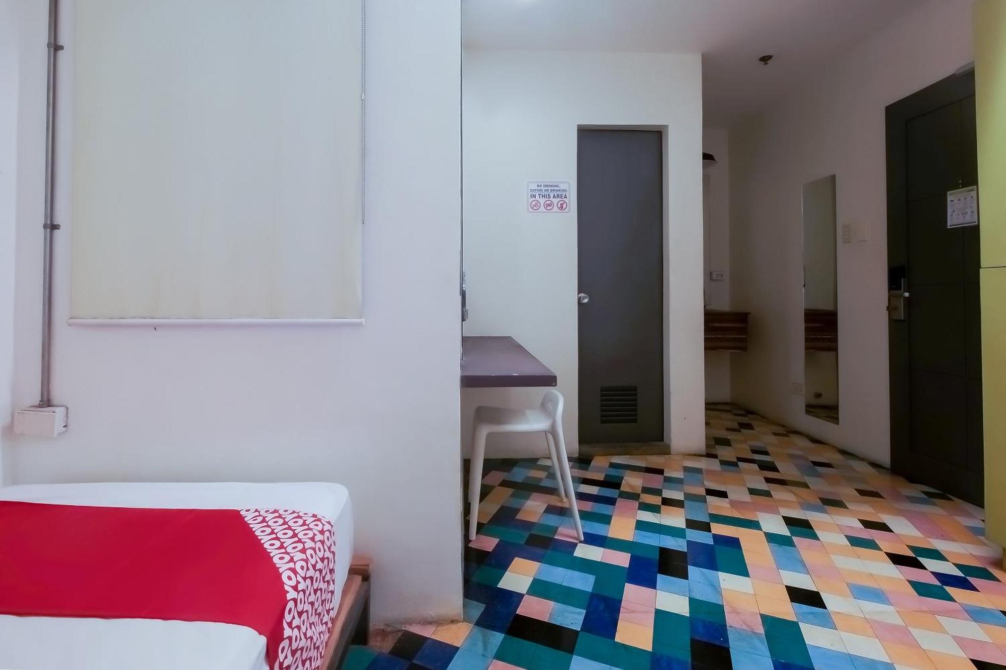 Spot On Junction Hostel Makati City Exterior photo